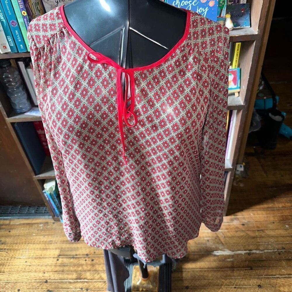 Daniel Rainn red Mediterranean keyhole peasant blouse